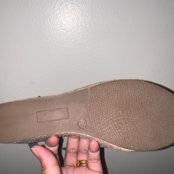 Wedge - Picture 5 of 5